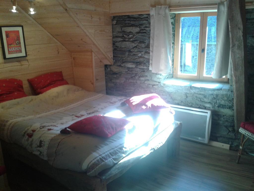 Les Granges De La Fontaine Villa Antignac Room photo
